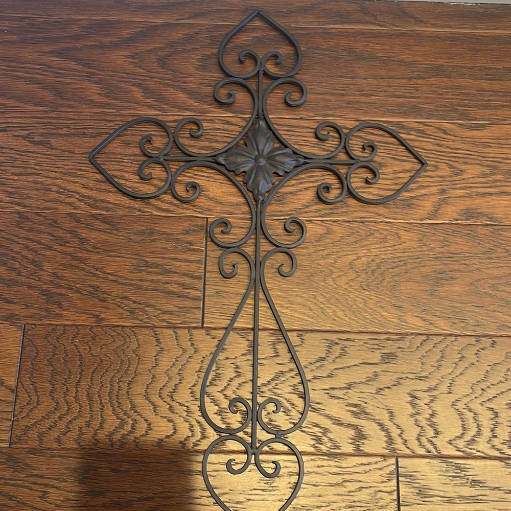 Home decor accent piece